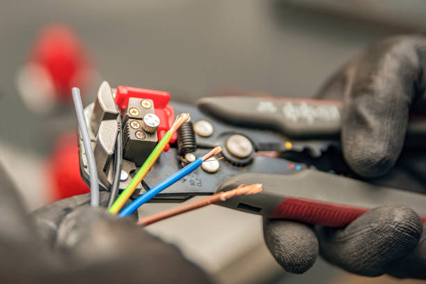 Best Affordable Emergency Electrician  in Center Point, TX